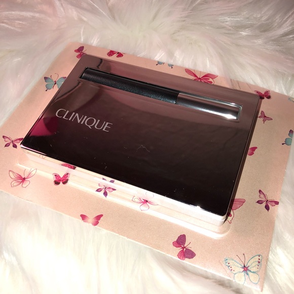 ❌SOLD❌ CLINIQUE Limited edition- endless eye looks - Picture 2 of 3